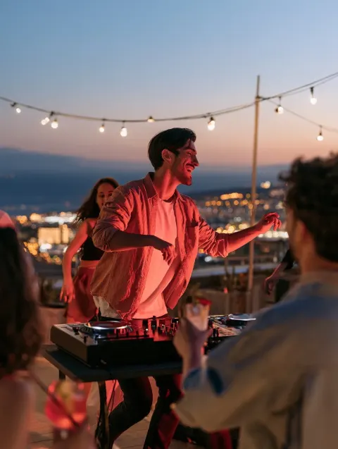 Sunday DJ Nights al The Top Terrace at Hard Rock Cafe Tenerife, Playa de las Américas — locandina evento a Tenerife